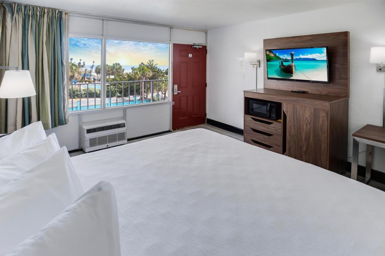 Blu Atlantic Hotel & Suites Миртл-Бич Экстерьер фото