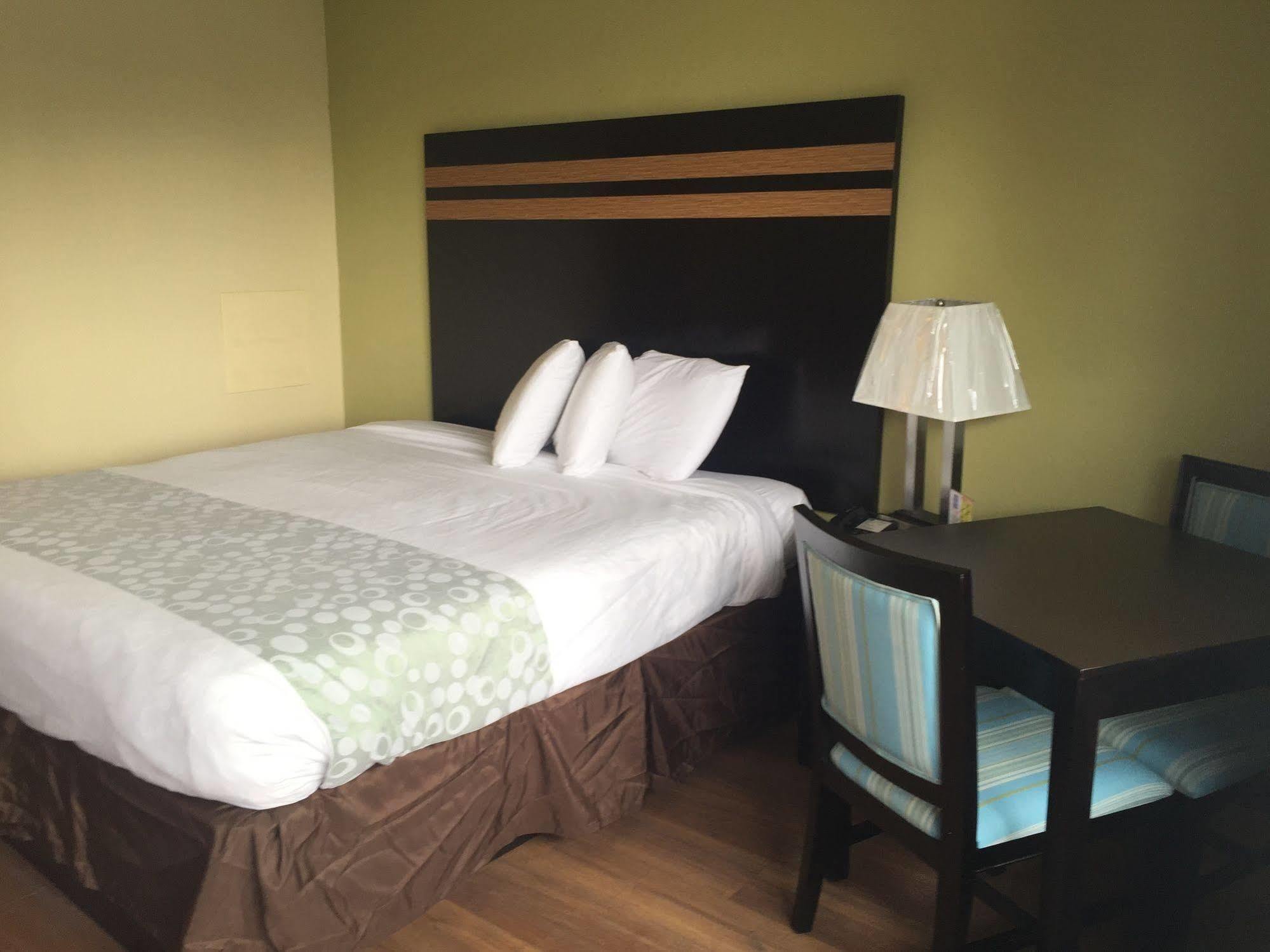 Blu Atlantic Hotel & Suites Миртл-Бич Экстерьер фото